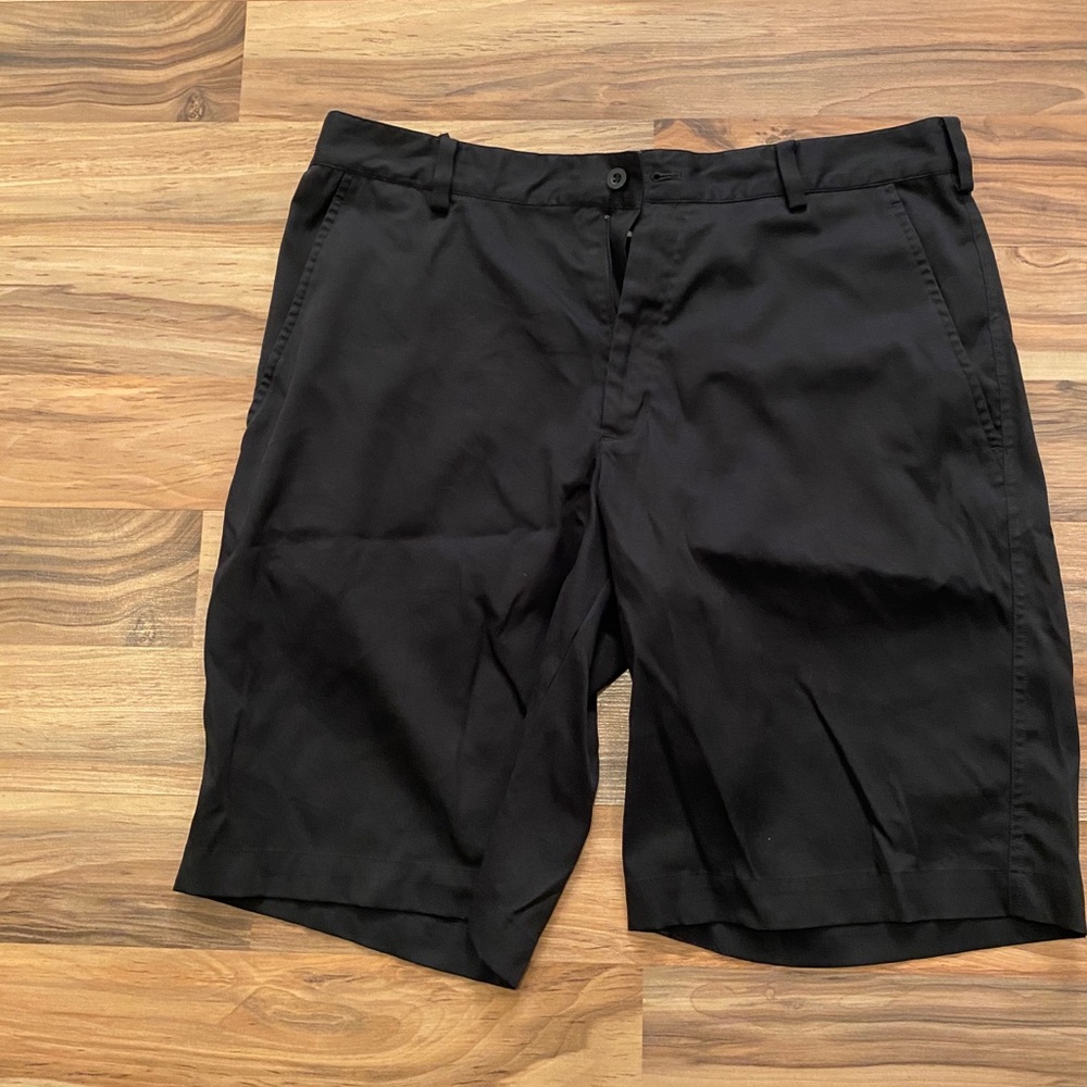 Men’s  Nike Golf Dri Fit shorts Sz34